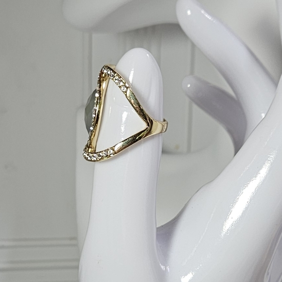 Ring - Picture 2 of 6